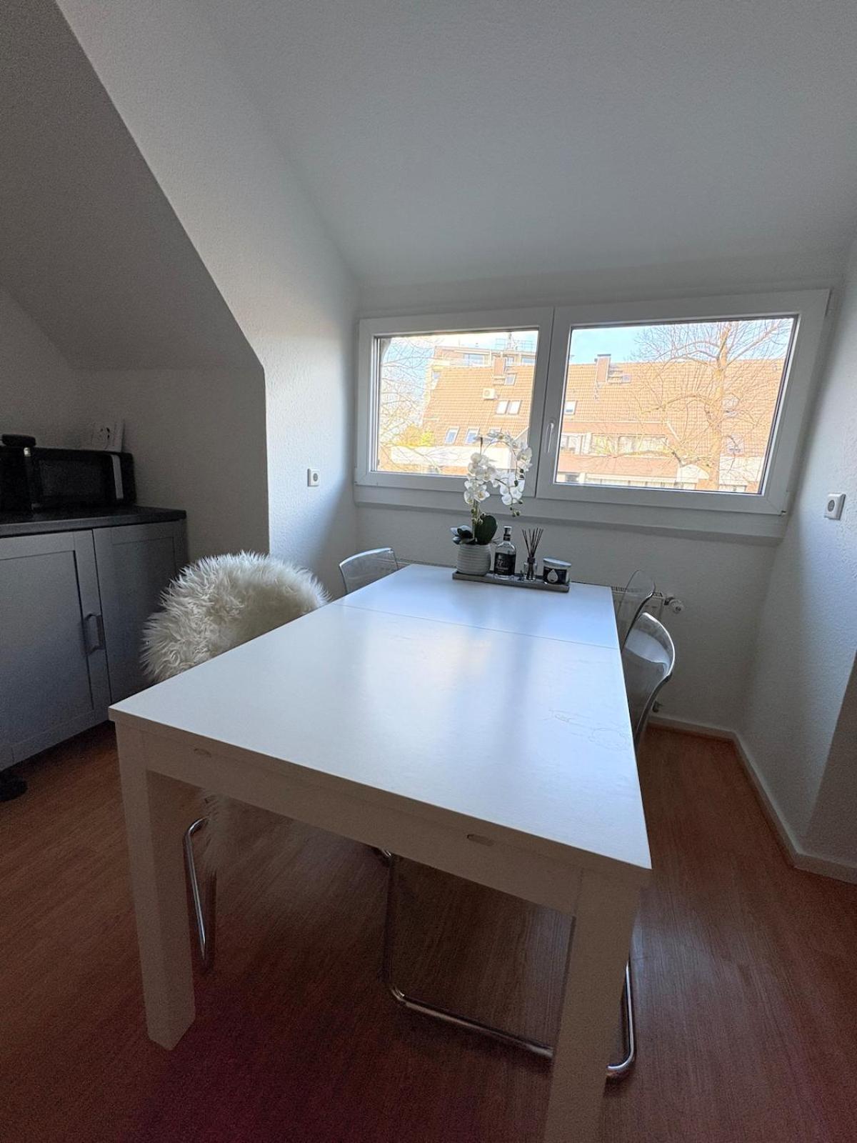 Apartment Cozy In Oberkassel Dusseldorf